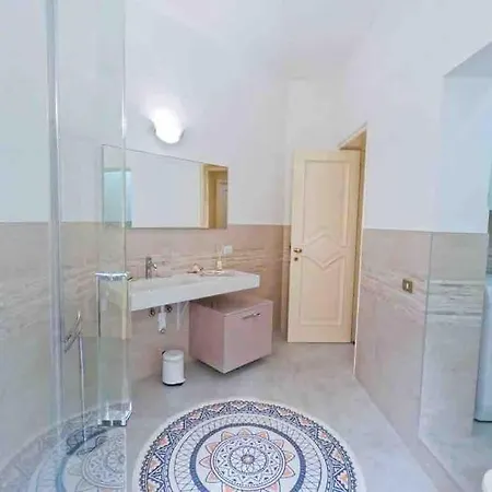 Apartman Grazioso Con Parcheggio Privato Piacenza