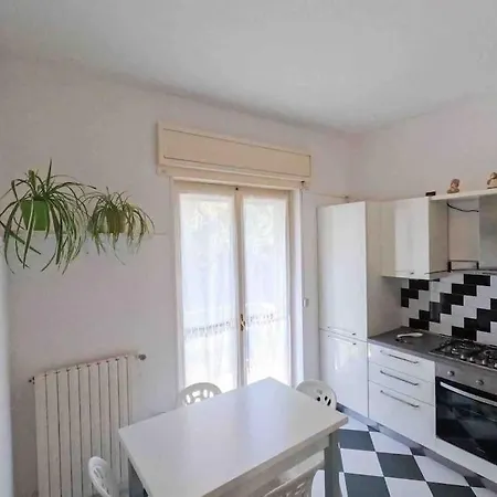 Apartamento Grazioso Con Parcheggio Privato